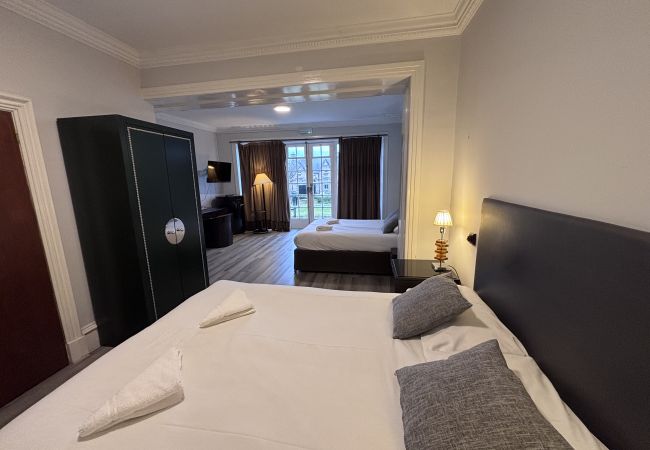 Rent by room in Edinburgh - No.6 West Coates 3 Family Suite