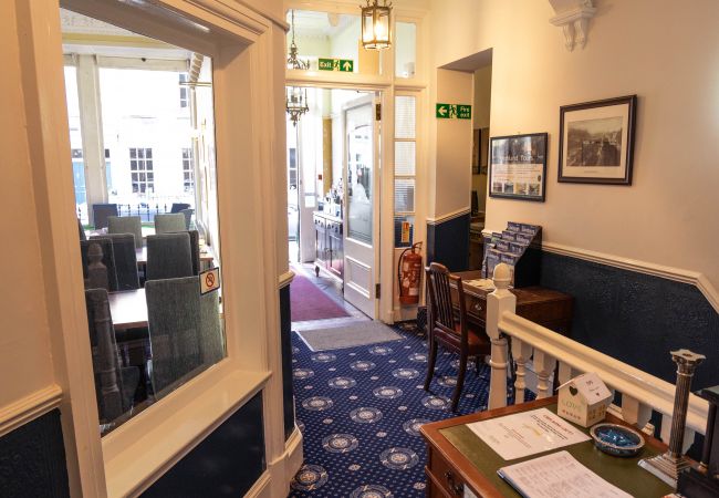 Rent by room in Edinburgh - Regent House Hotel 7 triple