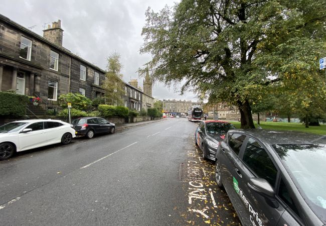 Rent by room in Edinburgh - 2 Park View House Twin