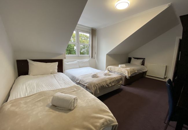 Rent by room in Edinburgh - 9 Park View House Hotel