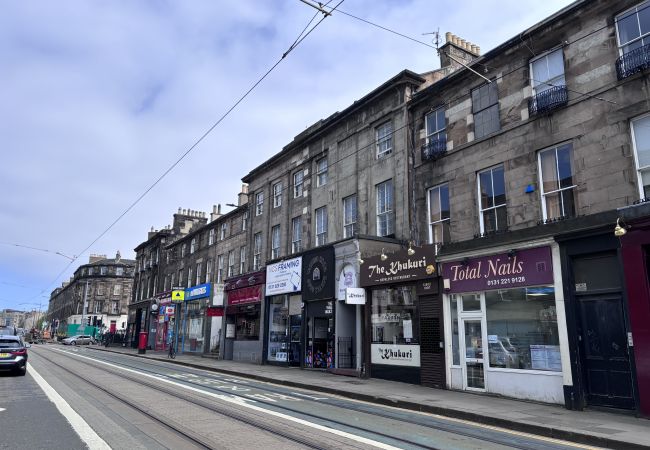 Affordable bed in 9-person male dorm at Haymarket Hostel, Edinburgh