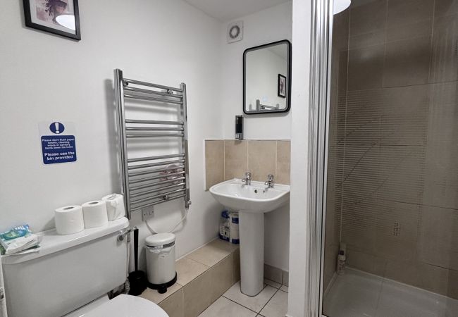 Rent by room in Edinburgh - Haymarket Hostel 3-1 - 9p M