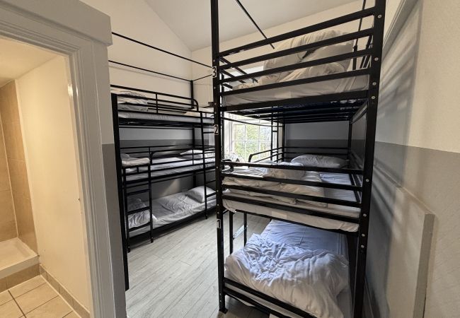 Affordable bed in a 6-person female dorm at Haymarket Hostel, Edinburgh