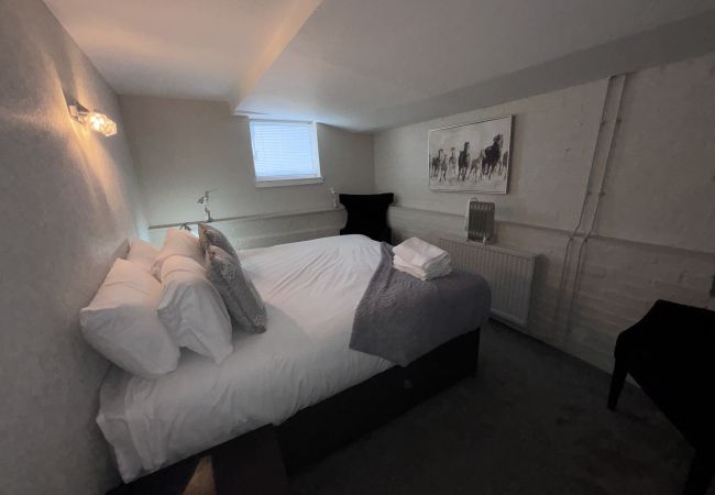 Apartment in Bo'ness - Richmond Park Hotel - Stags Head Apartment 4 Pax