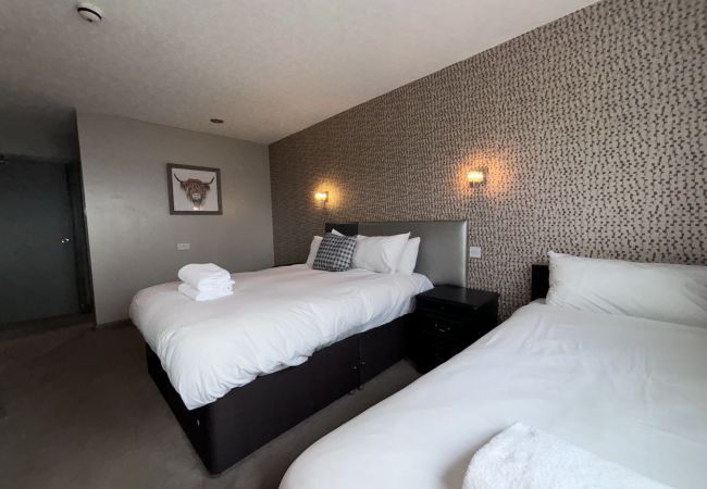 Comfortable Family Treble Room at Richmond Park Hotel Bo'ness, ideal for families visiting near Edinburgh.