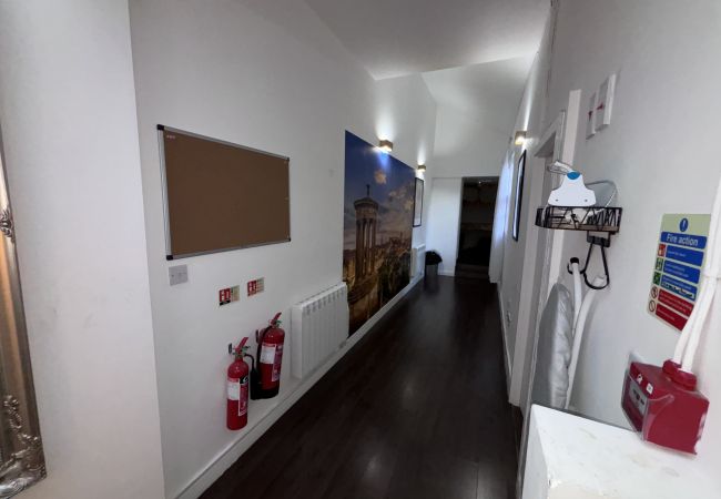 Rent by room in Edinburgh - Haymarket Hostel 9-1 - 12p Mix