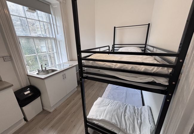 Rent by room in Edinburgh - Haymarket Hostel 3a M